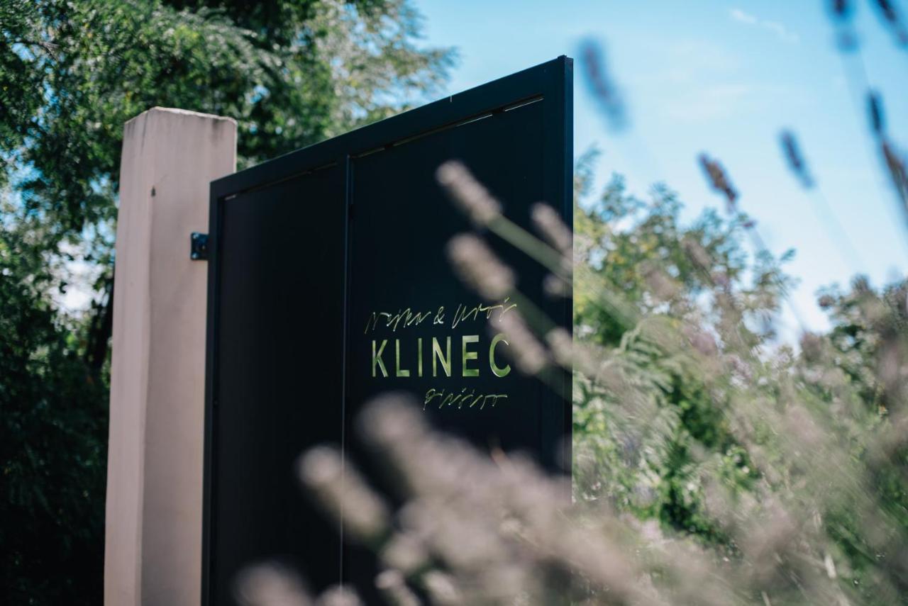 Klinec Plesivo Art Rooms Dobrovo Exteriör bild